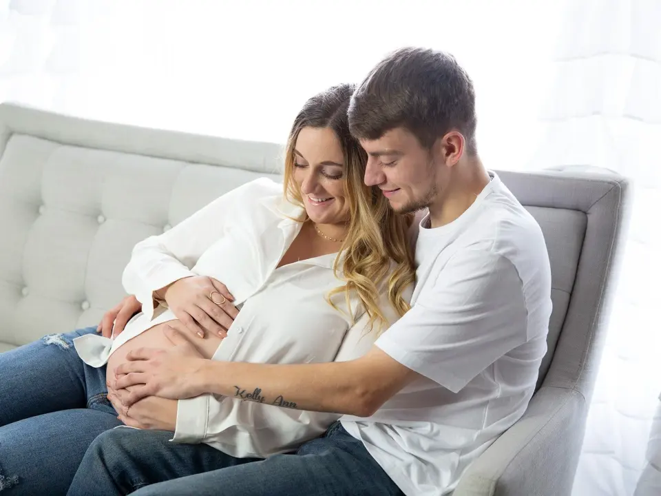 Maternity photography by Liz